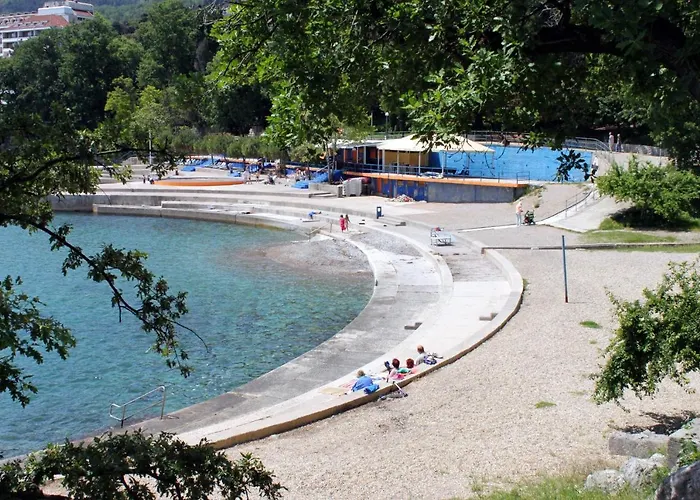 דירה With A Swimming Pool Lovran, Opatija - 14196 לובראן