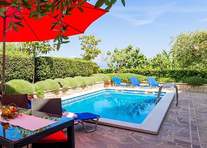 With A Swimming Pool Lovran, Opatija - 14196 דירה לובראן